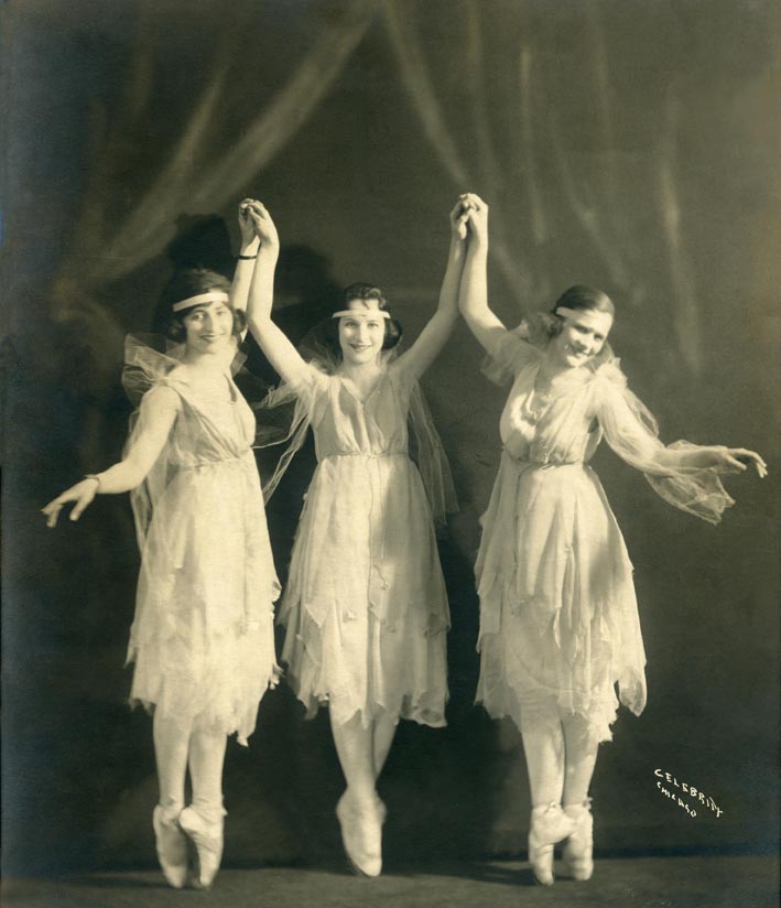 three_dancers